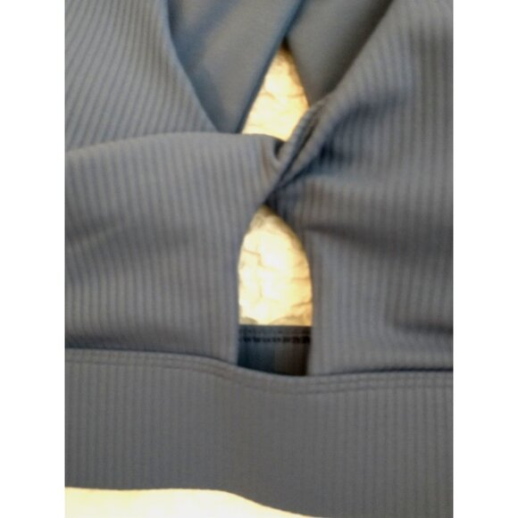 Fabletics Oasis Twist Front Sports Bra Padded Medium Impact Blue Gray - XL - Picture 2 of 8